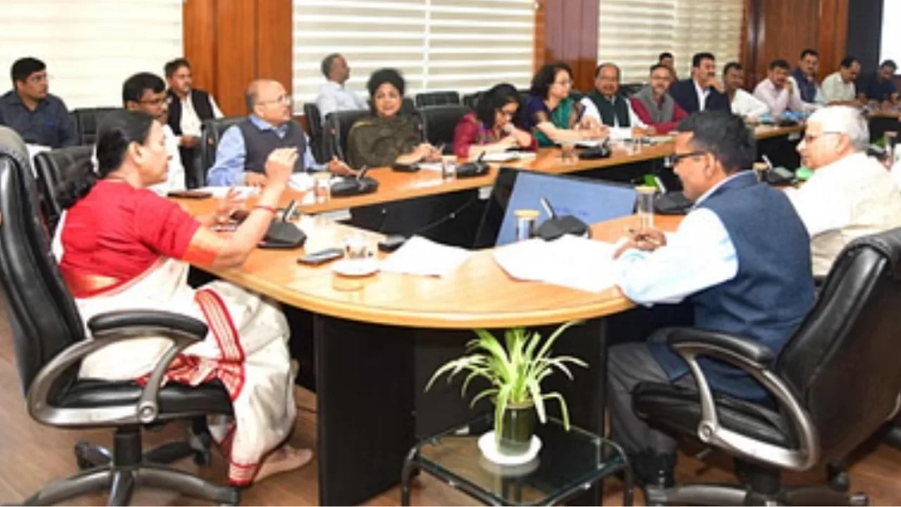 Uttarakhand Education Department में Ad-hoc promotions आदेश गायब, शिक्षकों की वैधता पर संकट 1 Ad hoc promotion orders missing in Uttarakhand Education Department legiti 20250926 163804 0000