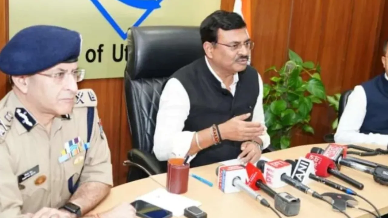 UKSSSC Paper Leak Case: नई टिहरी में SIT की बड़ी कार्रवाई, दो युवकों से हुई पूछताछ 1 UKSSSC Paper Leak Case Major SIT action in New Tehri two youths questioned 20250929 191600 0000