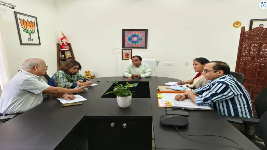 उत्तराखंड में सरकारी शिक्षक बनने का रास्ता साफ, होगी 2100 पदों पर भर्ती 1 उत्तराखंड में सरकारी शिक्षक बनने का रास्ता साफ, होगी 2100 पदों पर भर्ती